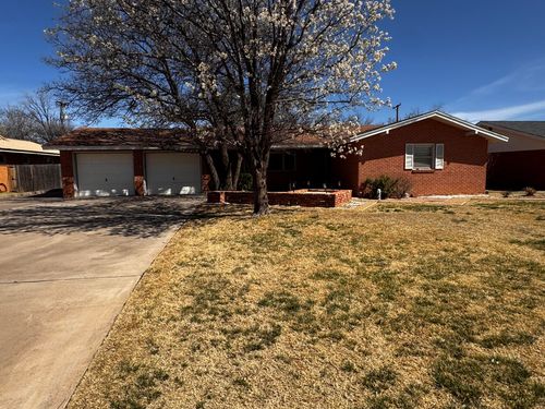 1304 Floydada St, Plainview, TX, 79072-4614 | Card Image