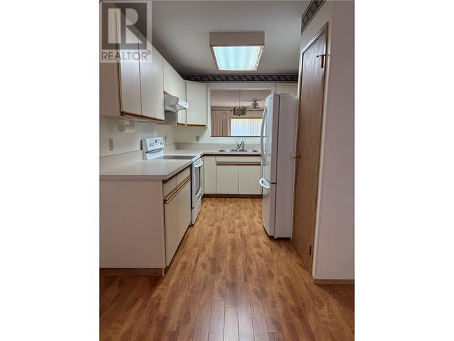 2 - 815 11 Th Ave, Townhouse with 2 bedrooms, 2 bathrooms and 2 parking in Keremeos BC | Image 14