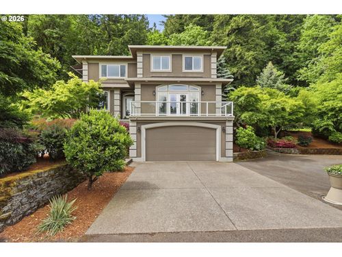 22868 Sw Hillcrest Rd, West Linn, OR, 97068-9105 | Card Image