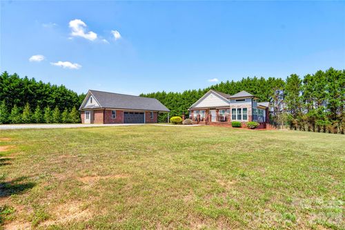 101 Northeastern Dr, Shelby, NC, 28152-8610 | Card Image
