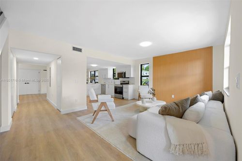 7994 Crespi Blvd, Miami Beach, FL, 33141-1807 | Card Image