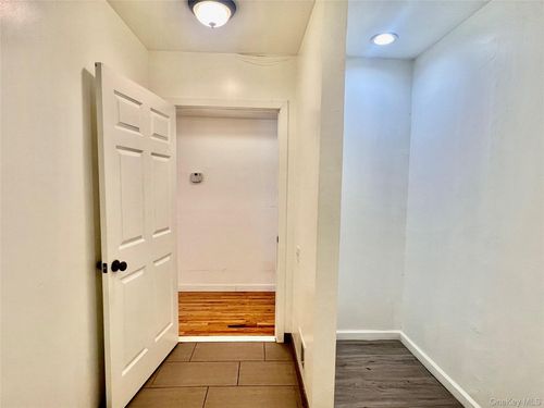 1fl-retail-143 Scribner Ave, Staten Island, NY, 10301-2317 | Card Image
