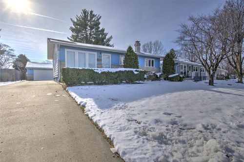 155 Columbus Dr, Decatur, IL, 62526-2324 | Card Image