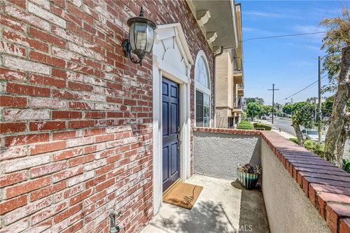 10-8741 Darby Ave, Northridge, CA, 91325-3707 | Card Image