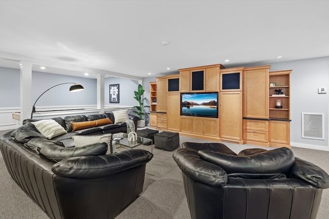 29 Philip St, House other with 6 bedrooms, 7 bathrooms and 6 parking in Medfield MA | Image 30