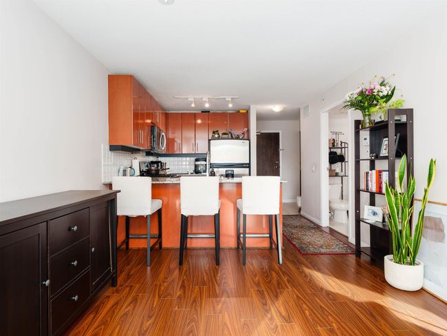 1107 - 188 E Espl, Condo with 1 bedrooms, 1 bathrooms and 1 parking in North Vancouver BC | Image 8