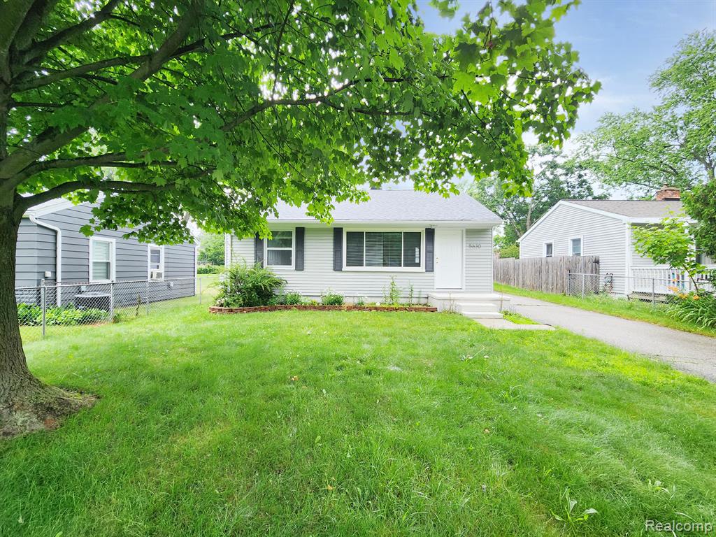 Eldridge Dr, Waterford, MI 48327 #1