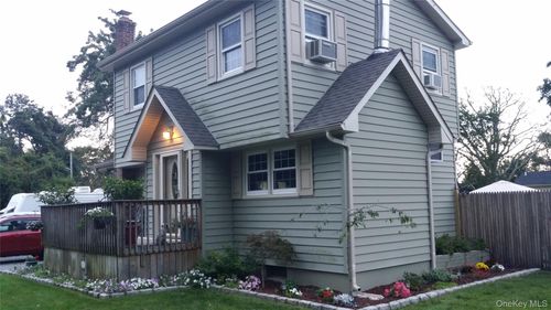 76 Gooseberry Rd, Mastic Beach, NY, 11951-6218 | Card Image