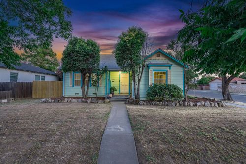 2704 E Michigan Ave, Fresno, CA, 93703-1134 | Card Image