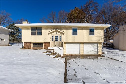 505 Sw Moreland School Rd, Blue Springs, MO, 64014-4923 | Card Image