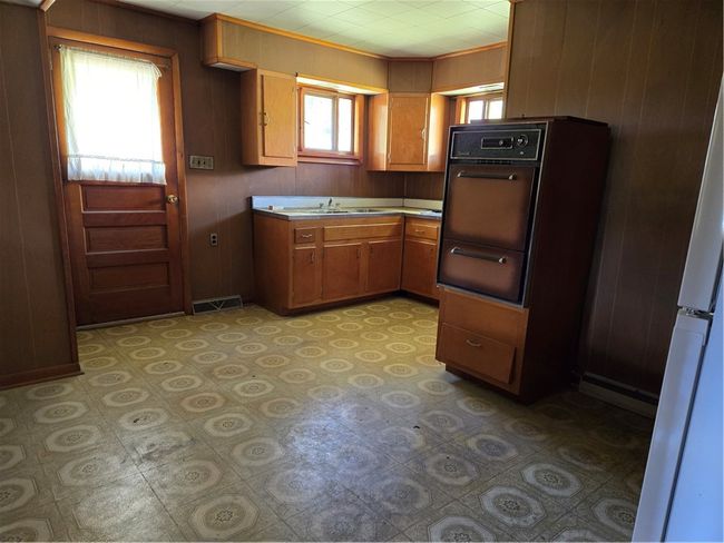 1143 Beechview Ave, House other with 4 bedrooms, 1 bathrooms and 1 parking in Monessen PA | Image 4