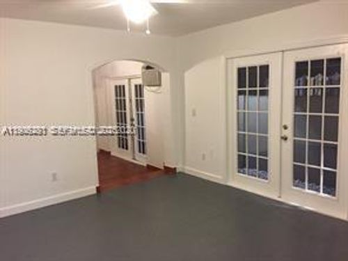 b-3689 Nw 14th St, Miami, FL, 33125-1705 | Card Image