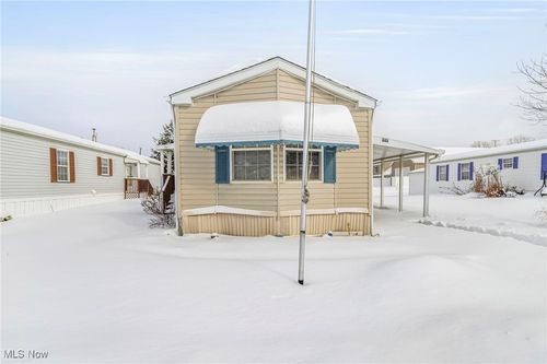 346 Golfway Dr, Painesville, OH, 44077-4883 | Card Image