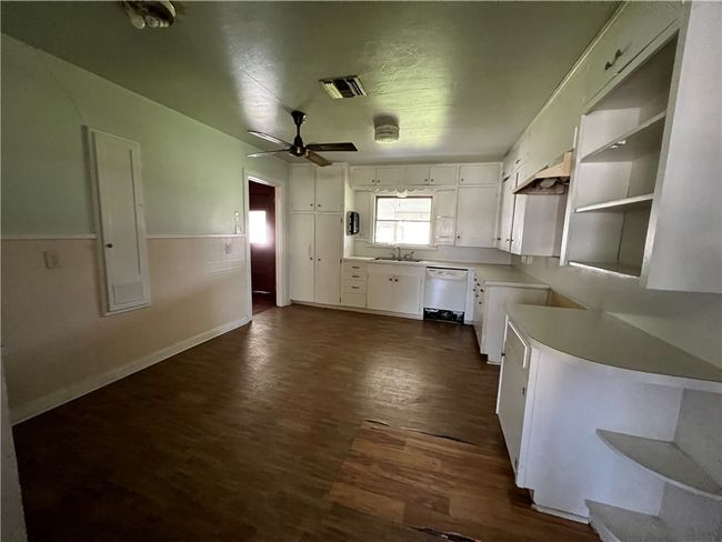 203 Dugger St, House other with 4 bedrooms, 3 bathrooms and null parking in Edna TX | Image 24