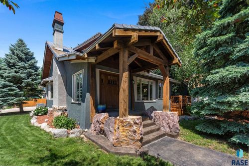 100 E 23rd St Street, Sioux Falls, SD, 57105 | Card Image