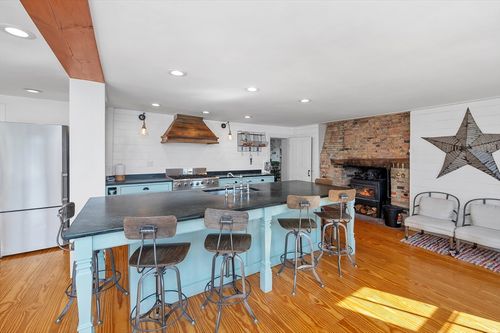 89 Choate St, Essex, MA, 01929-1047 | Card Image