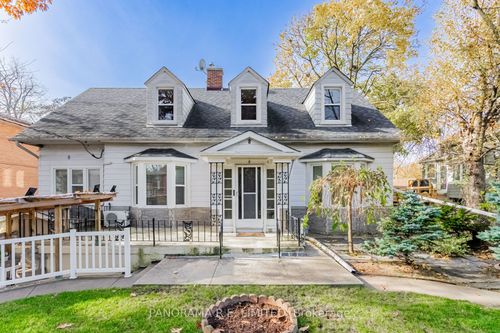 4-8 33rd St, Etobicoke, ON, M8W3G8 | Card Image