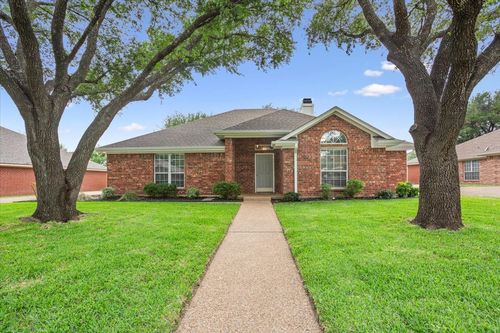 949 Crested Butte Dr, Hewitt, TX, 76643-3679 | Card Image