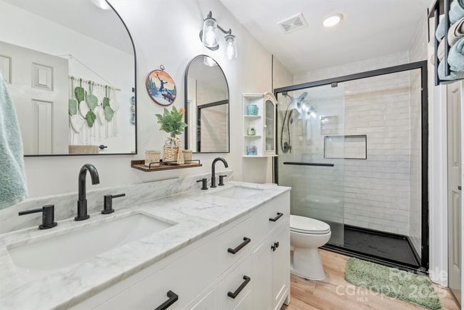 27037 Tidal Way, House other with 4 bedrooms, 2 bathrooms and null parking in Tega Cay SC | Image 21