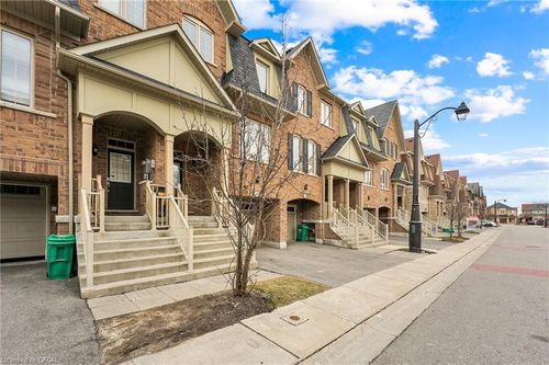 39 Sea Drifter Cres, Brampton, ON, L6P4B2 | Card Image