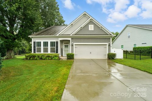 105 Wedge View Way, Statesville, NC, 28677-9767 | Card Image
