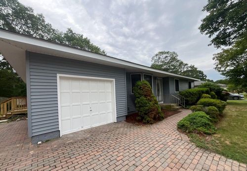 2 Dreamland St, Mastic, NY, 11950-1806 | Card Image