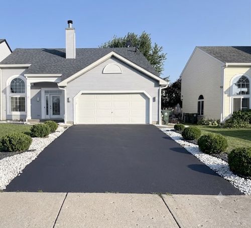 9 E Country Walk Dr, Round Lake Beach, IL, 60073-4014 | Card Image