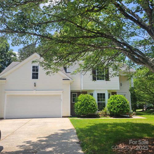 13039 Peacock Ln, Charlotte, NC, 28215-7504 | Card Image