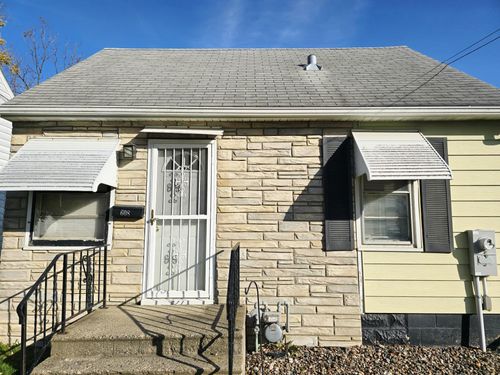 608 12th St Ne, Austin, MN, 55912-4055 | Card Image