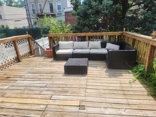 9016 83rd Ave, Glendale, NY, 11385-7816 | Card Image