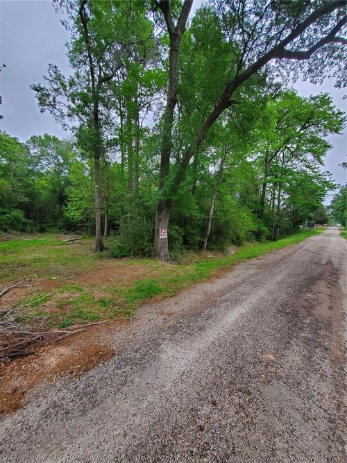 246 County Road 3990, Cleveland, TX, 77328-1109 | Card Image