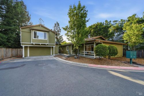 185 Lasso Ln, Santa Rosa, CA, 95403-4214 | Card Image