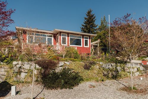 5599 Medusa Place, House other with 3 bedrooms, 2 bathrooms and 2 parking in Sechelt BC | Card Image