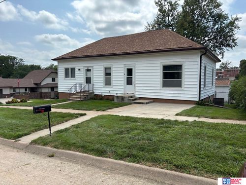 305 Grand Ave, Seward, NE, 68434-1613 | Card Image