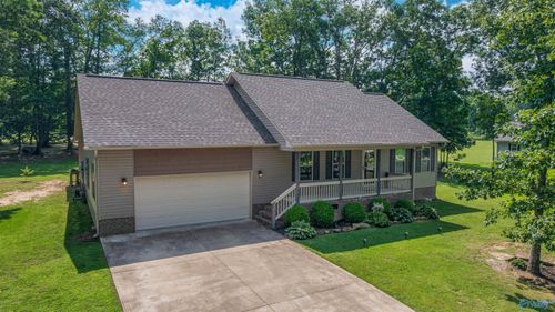 30 Michael Cir Ne, Fort Payne, AL, 35967-7617 | Card Image