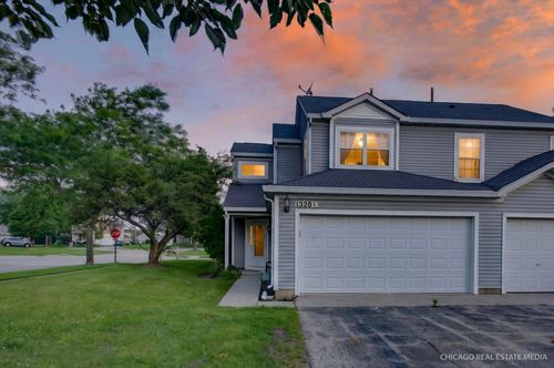 a-1320 Jenna Dr, South Elgin, IL, 60177-3428 | Card Image