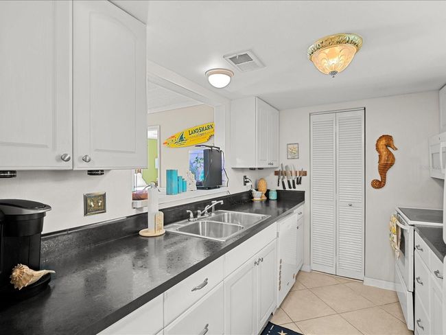 APT-106 - 464 N Paula Dr, Condo with 2 bedrooms, 2 bathrooms and null parking in DUNEDIN FL | Image 7