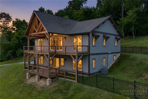 726 Silver Springs Dr, Banner Elk, NC, 28604 | Card Image