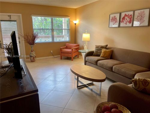 2042-2042 Newcastle C, Boca Raton, FL, 33434-4634 | Card Image