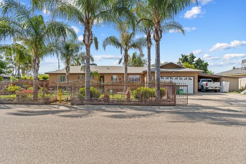 12967 Walnut Ave, Orosi, CA, 93647-2045 | Card Image