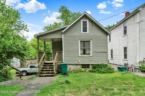 289 Brodhead Ave, East Stroudsburg, PA, 18301-2904 | Card Image