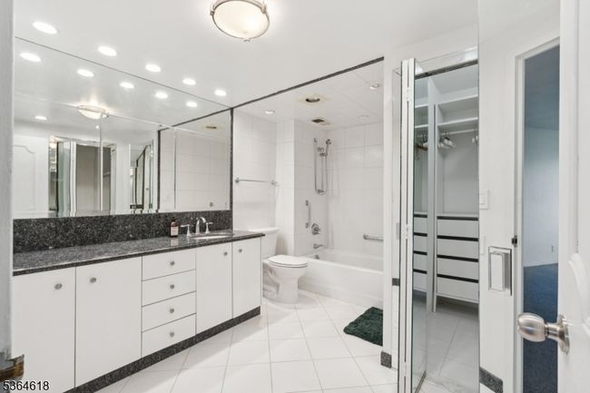 APT-518 - 1 Claridge Dr, House other with 2 bedrooms, 2 bathrooms and null parking in Verona NJ | Image 9