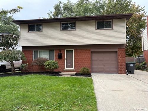 9840 William St, Taylor, MI, 48180-3754 | Card Image