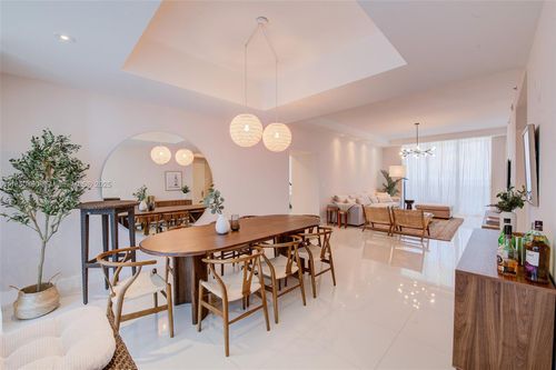 604-seasonal-15901 Collins Ave, Sunny Isles Beach, FL, 33160-4719 | Card Image