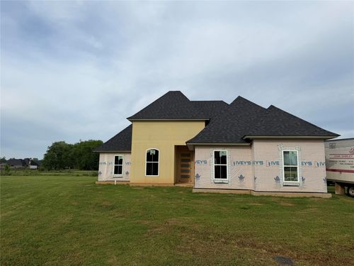 916 Chisolm Trl, Bossier City, LA, 71111-8235 | Card Image