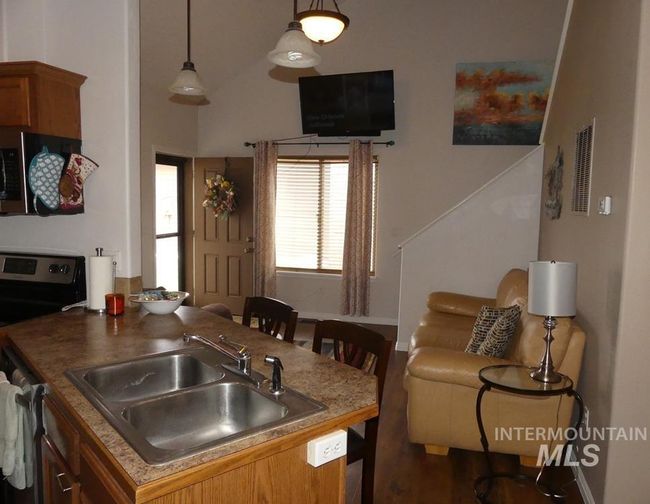 UNIT-1 - 24 Mangum Cir, Townhouse with 3 bedrooms, 2 bathrooms and 2 parking in Donnelly ID | Image 12