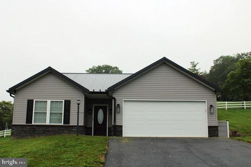 775 Alandale Dr, CHAMBERSBURG, PA, 17202-4402 | Card Image