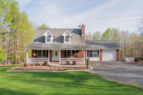 425 Springwillow Dr, Hillsville, VA, 24343 | Card Image