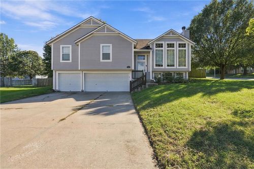 15001 48th St, Kansas City, MO, 64136-1314 | Card Image