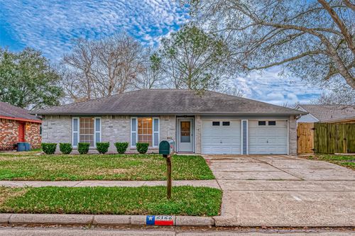 2122 Heritage Colony Dr, Friendswood, TX, 77546-2623 | Card Image